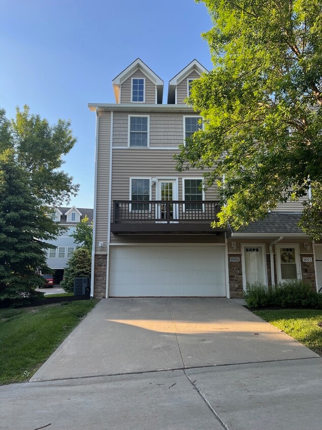 Foto principal - 18196 Hayes Ct