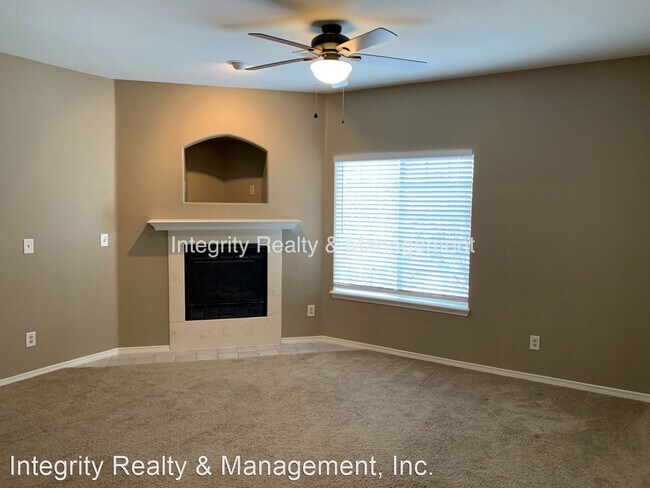 Foto del edificio - 8651 E Dry Creek Rd