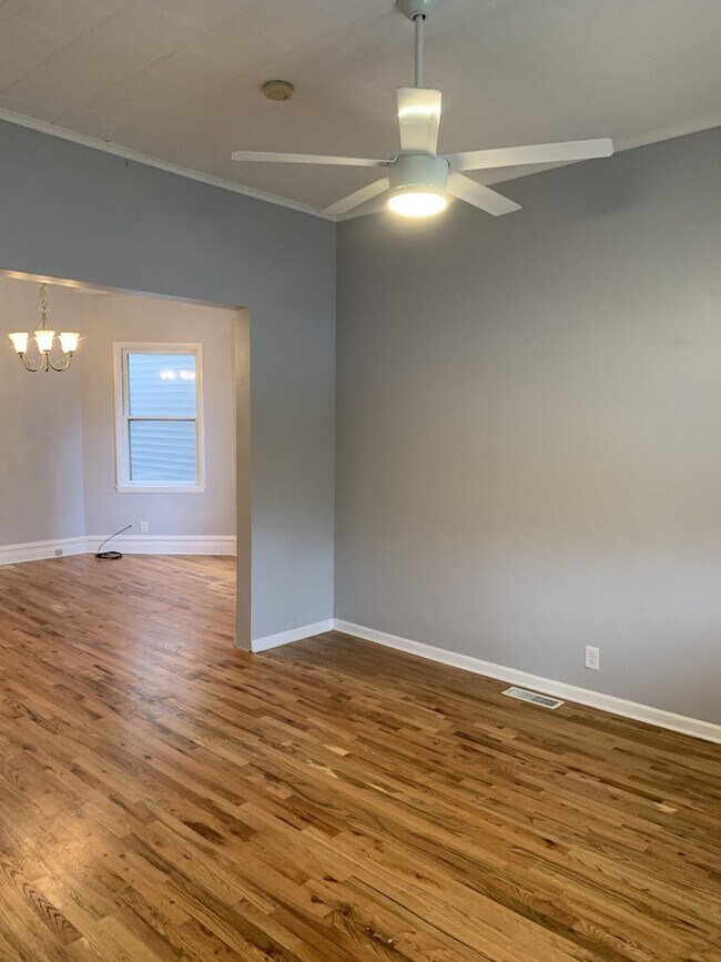 Foto del edificio - 3342 N Whipple St