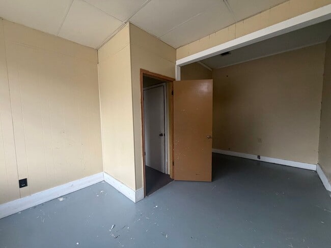 Building Photo - FOR RENT in LAFAYETTE!