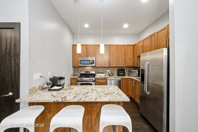 Foto del edificio - 2150 W North Ave