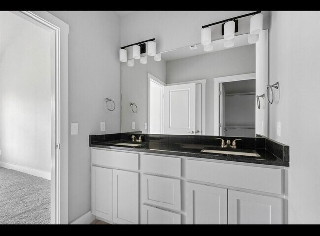 Foto del edificio - 657 Sun Meadows Loop