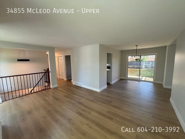 Building Photo - Upper Home in Desired East Abbotsford