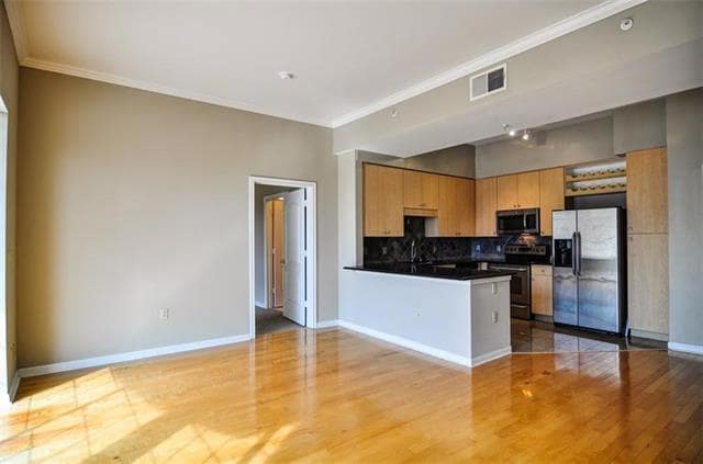 Building Photo - 3225 Turtle Creek Blvd