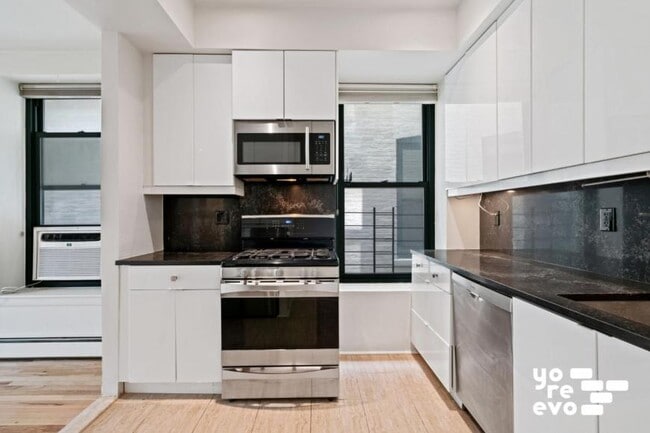 Building Photo - 2 bedroom in NEW YORK NY 10026