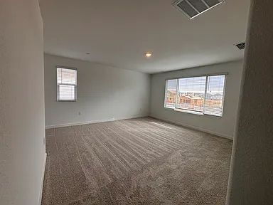 Foto del edificio - Spacious 5-Bedroom Retreat with 3 Full Baths in Charming Elk Grove