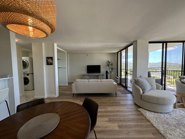 Building Photo - Stunning Panoramic Ocean Views! Fully furnished, fully renovated, 2 bedroom, 2 bathroom unit at W...