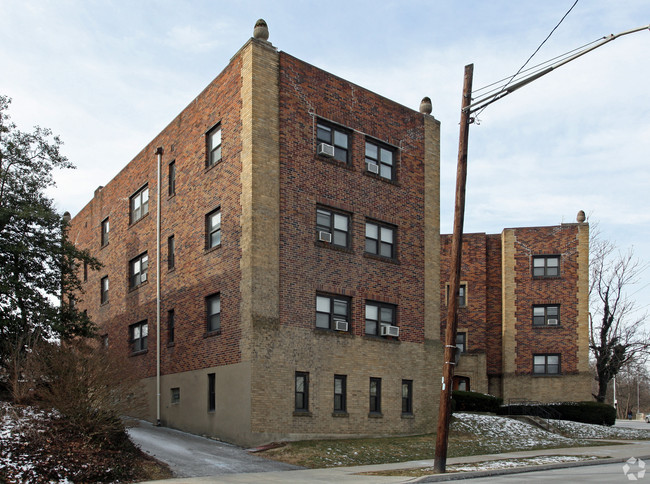 Foto principal - 2499 Madison Rd