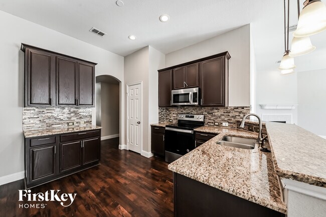 Foto del edificio - 502 Dover Park Trail