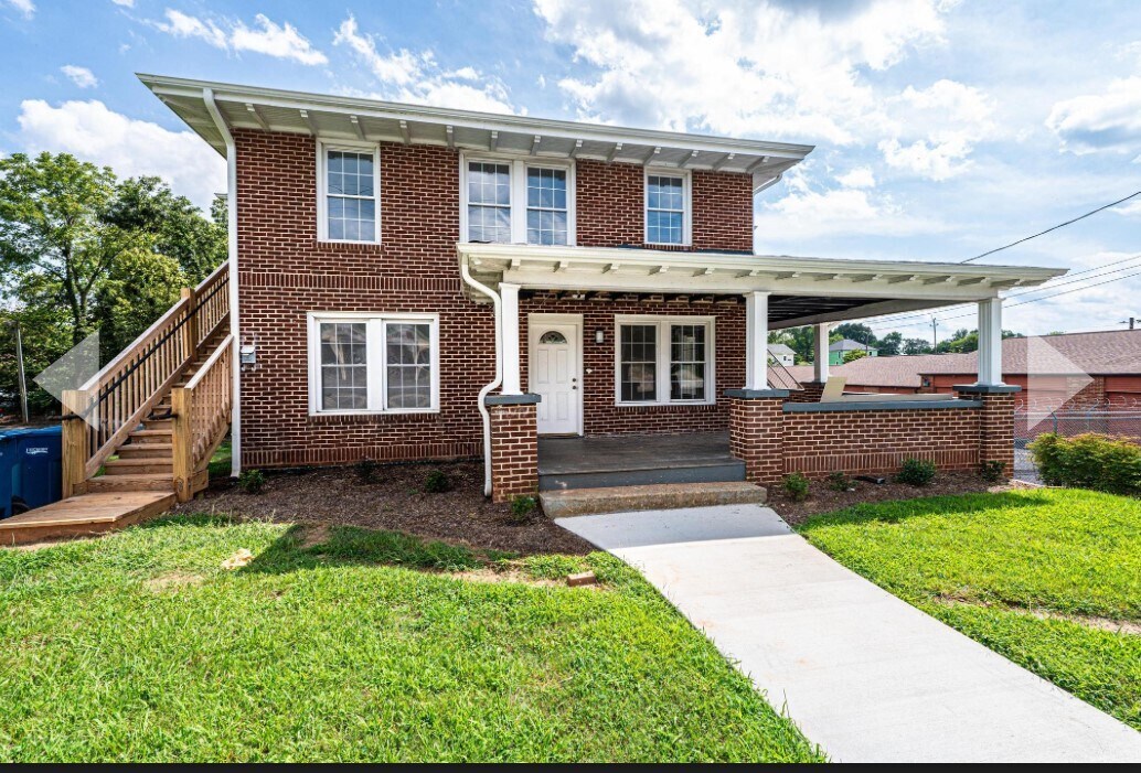 Foto del edificio - 741 1st Ave SW