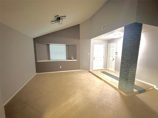 Building Photo - 24023 Red Sky Dr