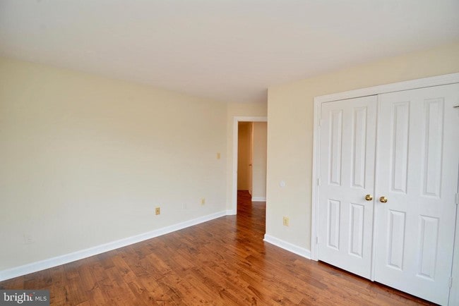 Building Photo - 6327 Barcroft Mews Dr