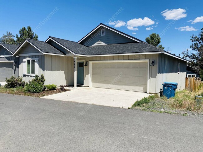 Building Photo - 3-BR 2-BA Tumalo Home
