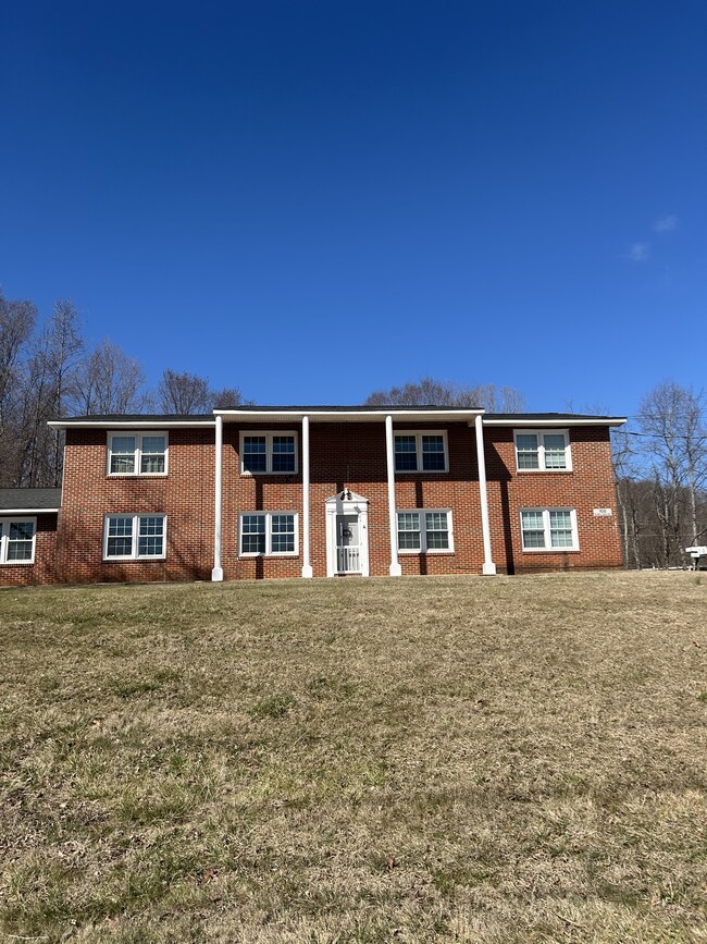 Foto del edificio - 108 W Mountain View Rd