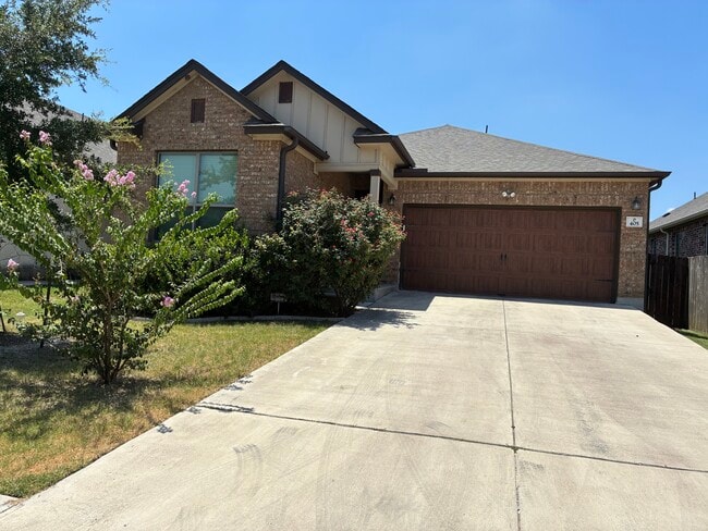 Building Photo - 405 Kaden Prince Dr