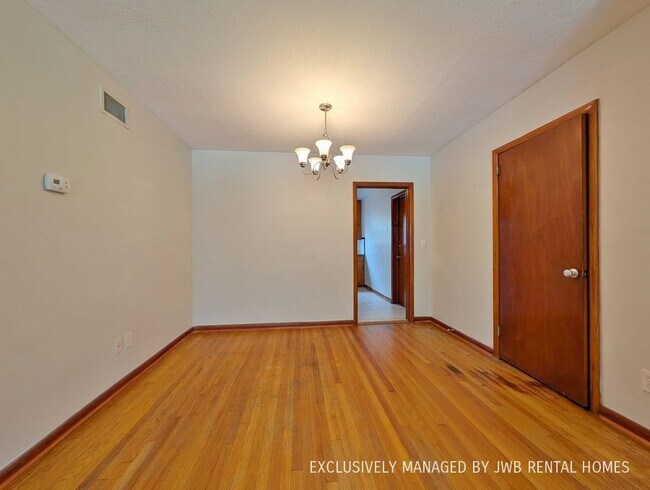 Foto del edificio - 3113 Belden St