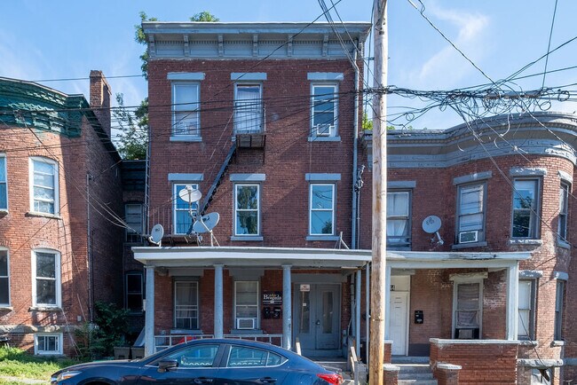 Building Photo - 46 Benkard Ave