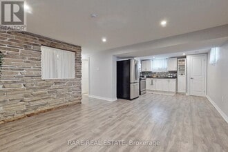 Building Photo - 508 Upper Gage Ave