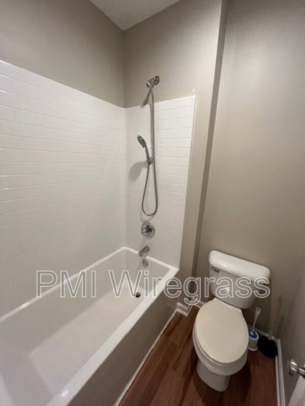 Building Photo - 298 Firefly Ct