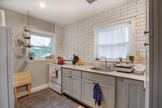 Building Photo - 1315 Seiler Ave