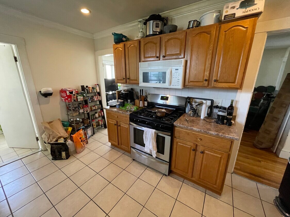Primary Photo - 24 Claymoss Rd