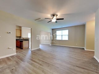 Foto del edificio - 104 Surlington Dr