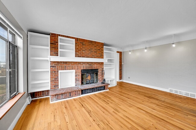 Photo - $2,540.95, 3 bed, 1 bath located in Denver with a newly renovated kitchen and In Unit Laundry! Apartment