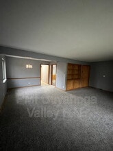 Building Photo - 1879 Cromwell Dr