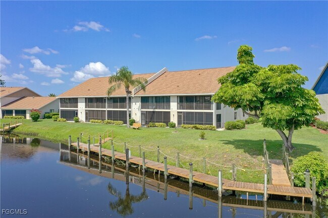 Foto del edificio - 15140 Riverbend Blvd