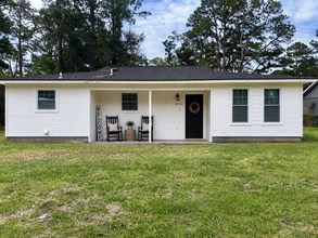 Building Photo - 2013 Bradley Ave