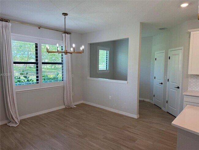 Foto del edificio - 8112 NW 78th St