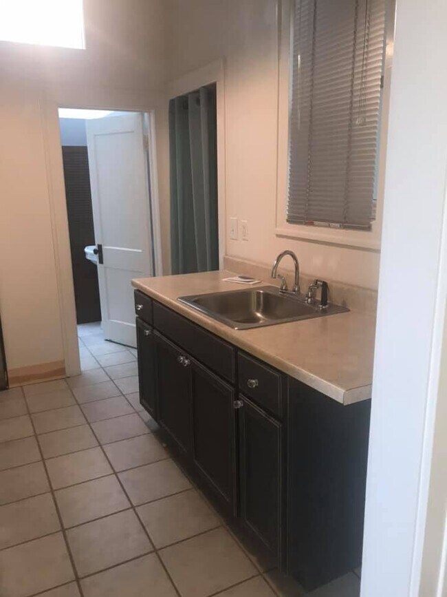 127 South James Street Unit 4, Ludington, MI 49431 Apartments in