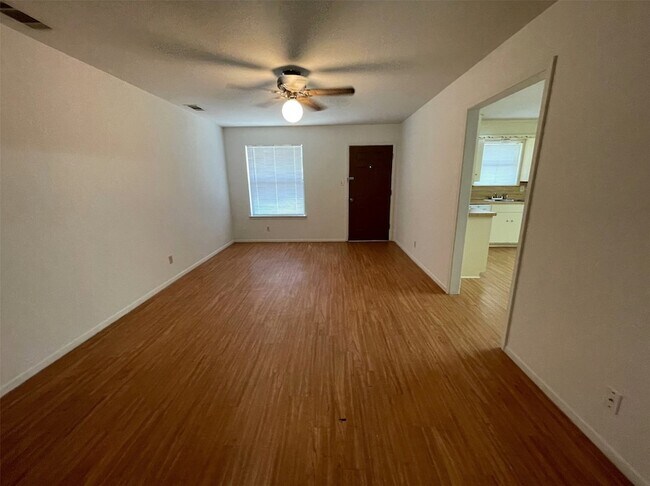 Foto del edificio - 204 Cedar Ln