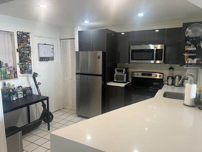 Foto del edificio - 1710 NE 191st St