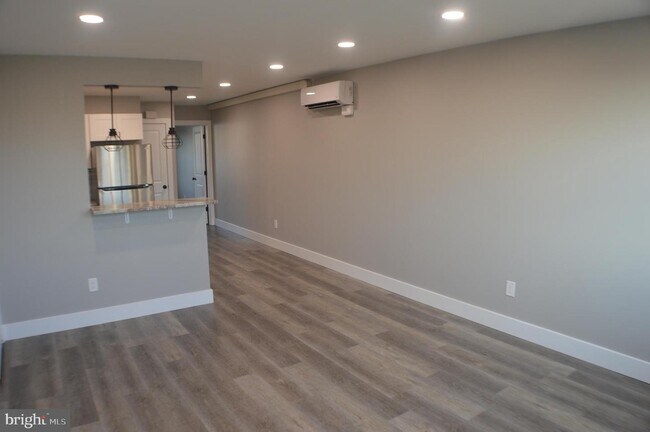 Building Photo - 8268 Leon St