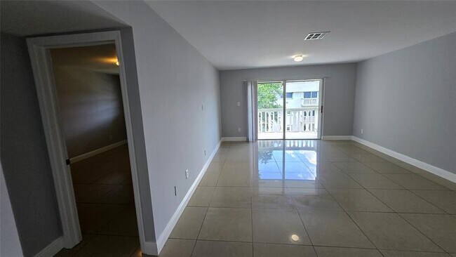 Foto del edificio - 15201 NE 6th Ave