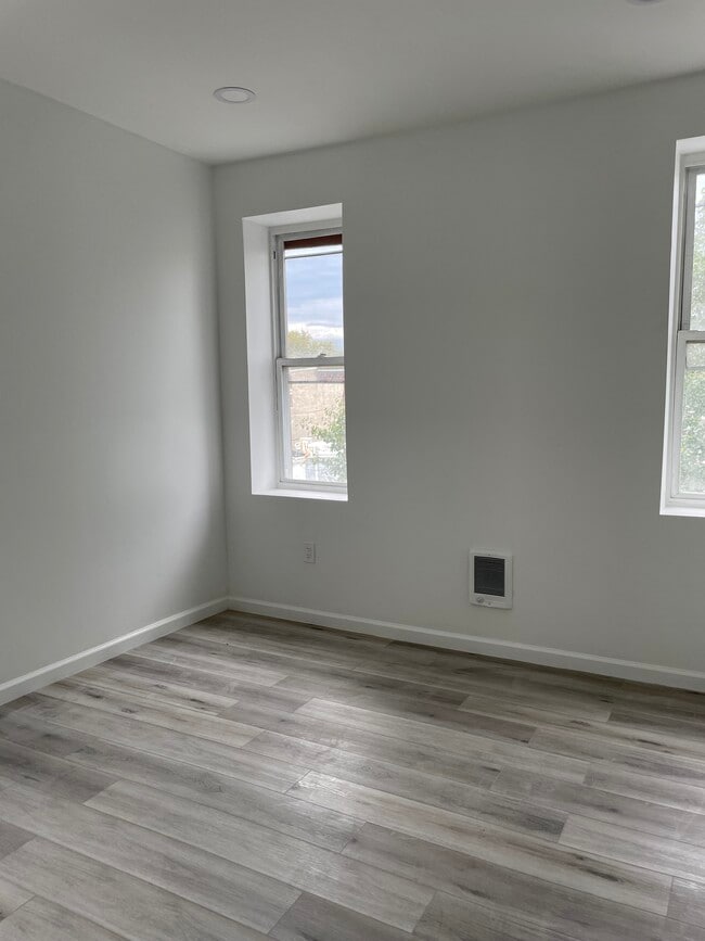 Rear bedroom (2nd picture) - 3761 N 18th St