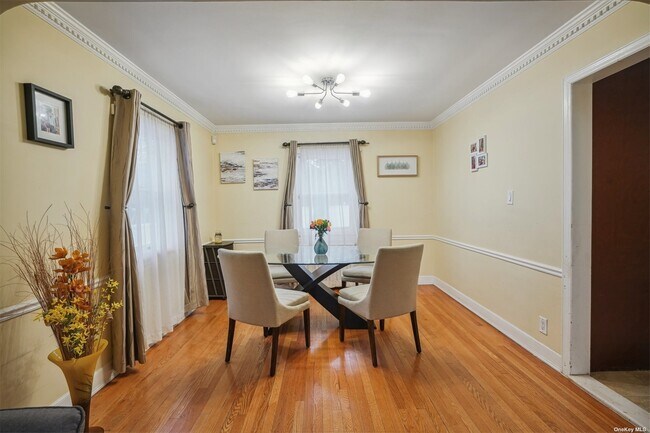 Foto del edificio - 82-33 215th St