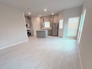 Building Photo - 24718 Thornbluff Briar Trl