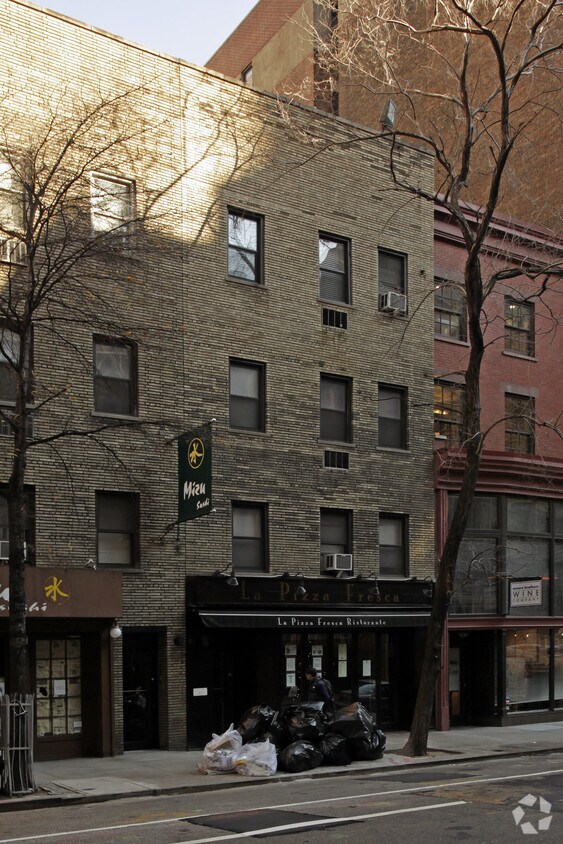 Primary Photo - 31 E 20th St