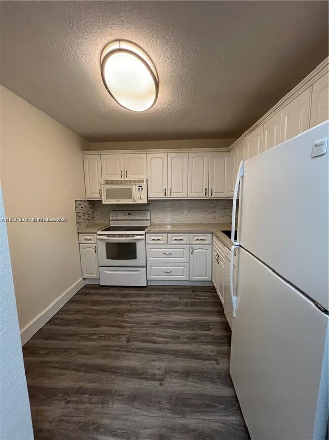 Building Photo - 7840 Camino Real