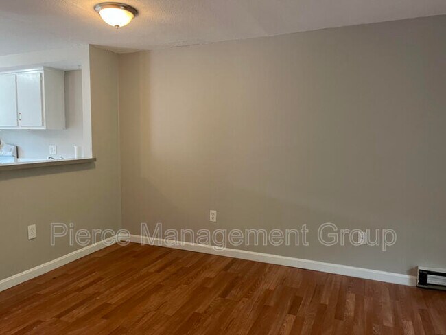 Building Photo - 15 Wyman St
