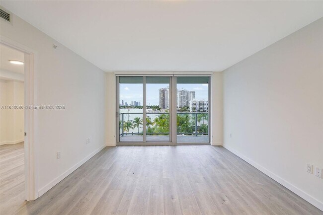 Foto del edificio - 1500 Bay Rd