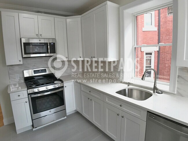 Building Photo - 201 Harvard Ave