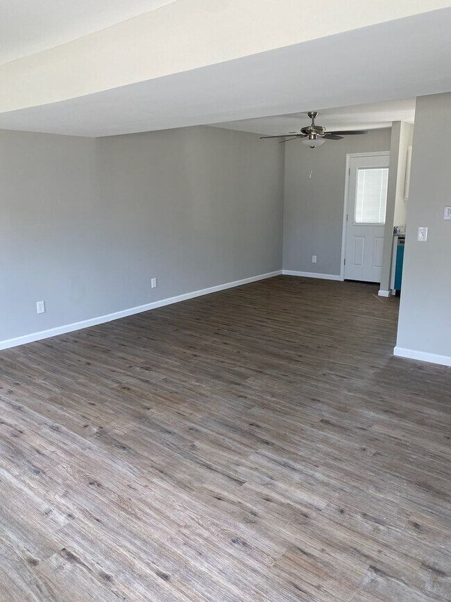 Building Photo - 4513 Decoursey Ave
