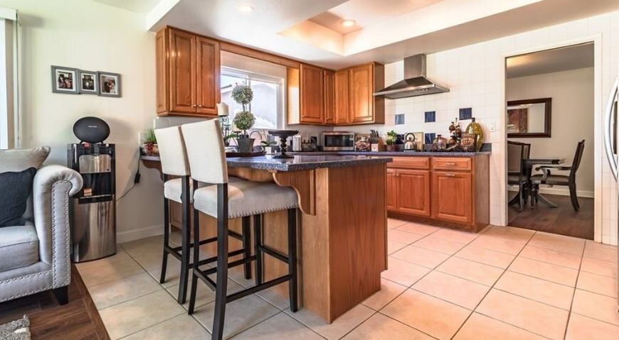 Primary Photo - 1237 Oak Mesa Dr