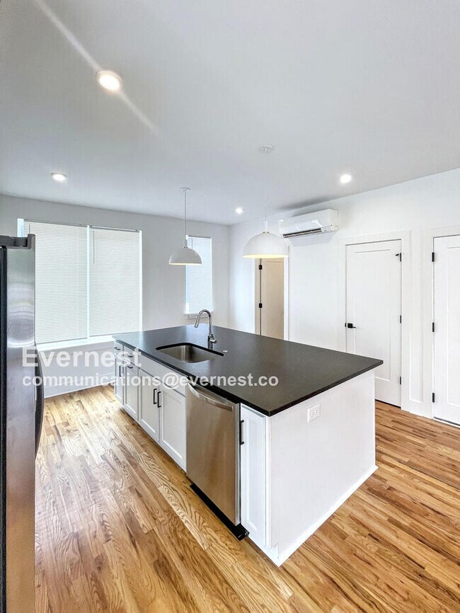 Foto del edificio - 3 Bed & 2.5 Bath Condo in Nashville | Pet-Friendly | Coming Soon!