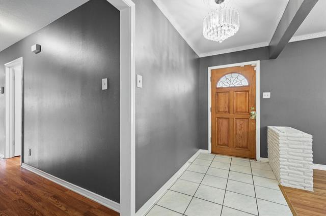 Building Photo - 2915 Touraine Dr