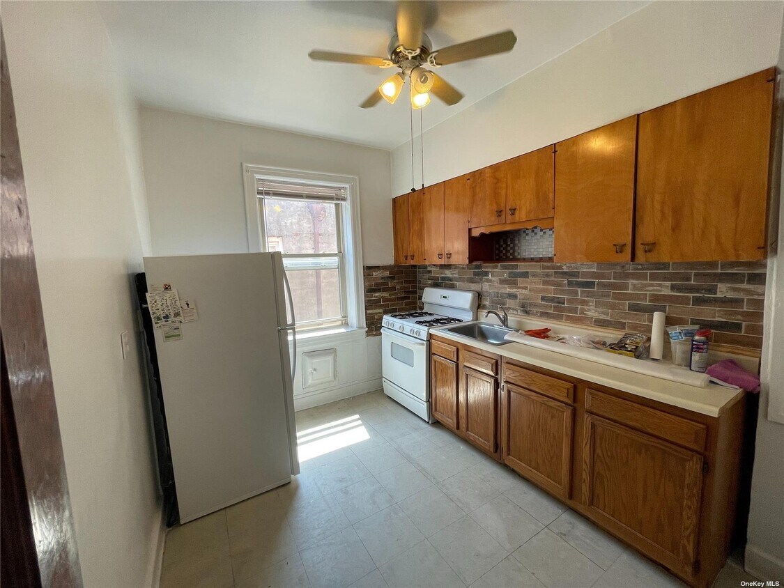 Primary Photo - 47-49-49 44th St