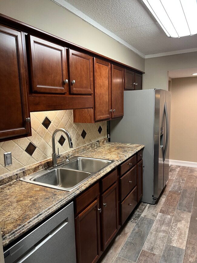 Foto del edificio - 455 Canberra Dr